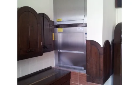 Mały Dźwig Towarowy BKG